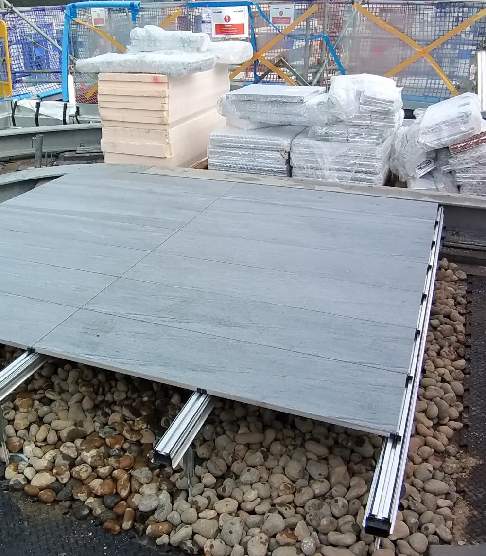 Installation of roof terrace system