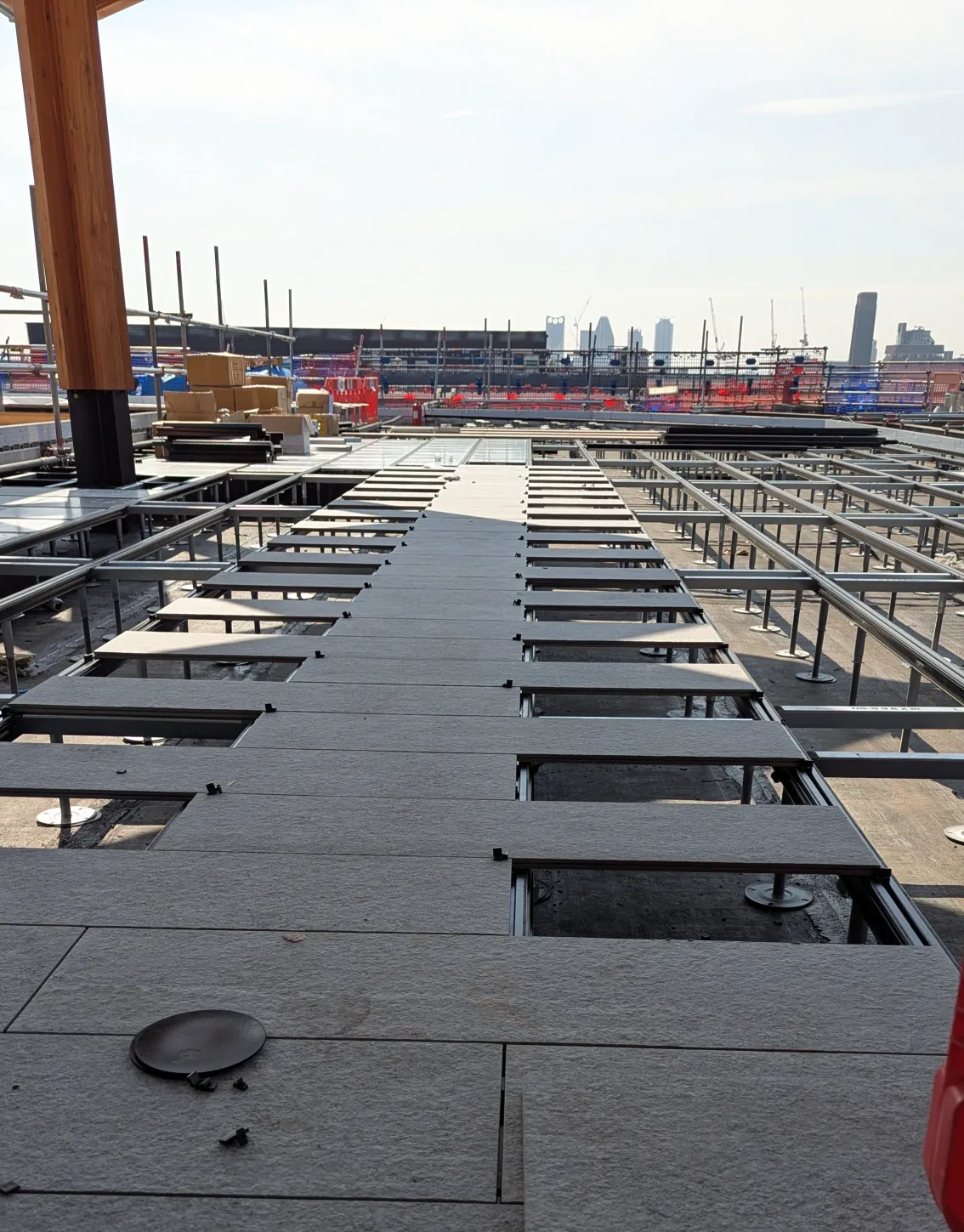 Installation of roof terrace system