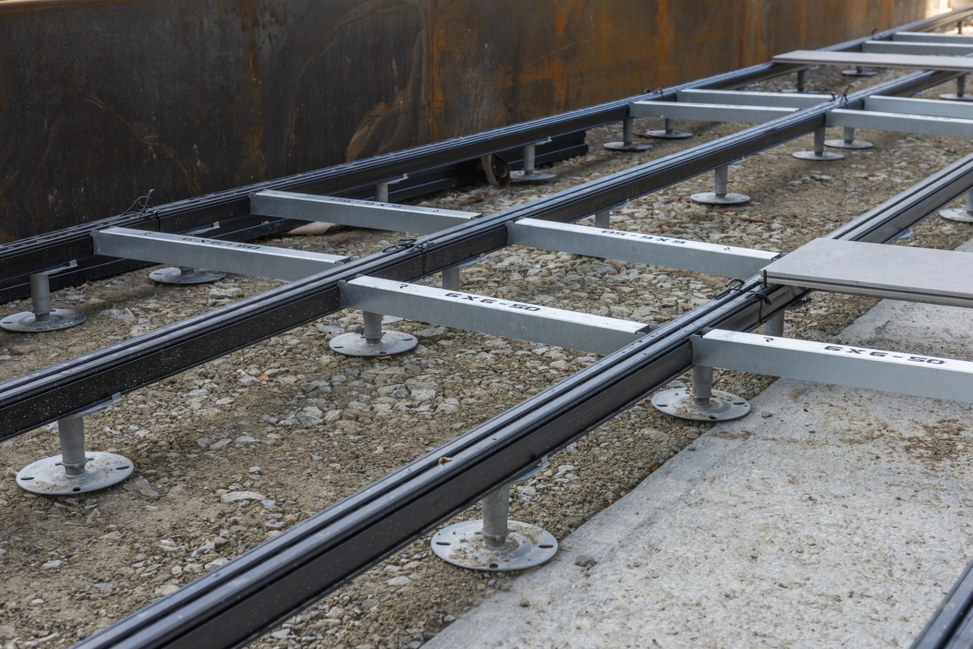 What makes the screwless terrace system different?