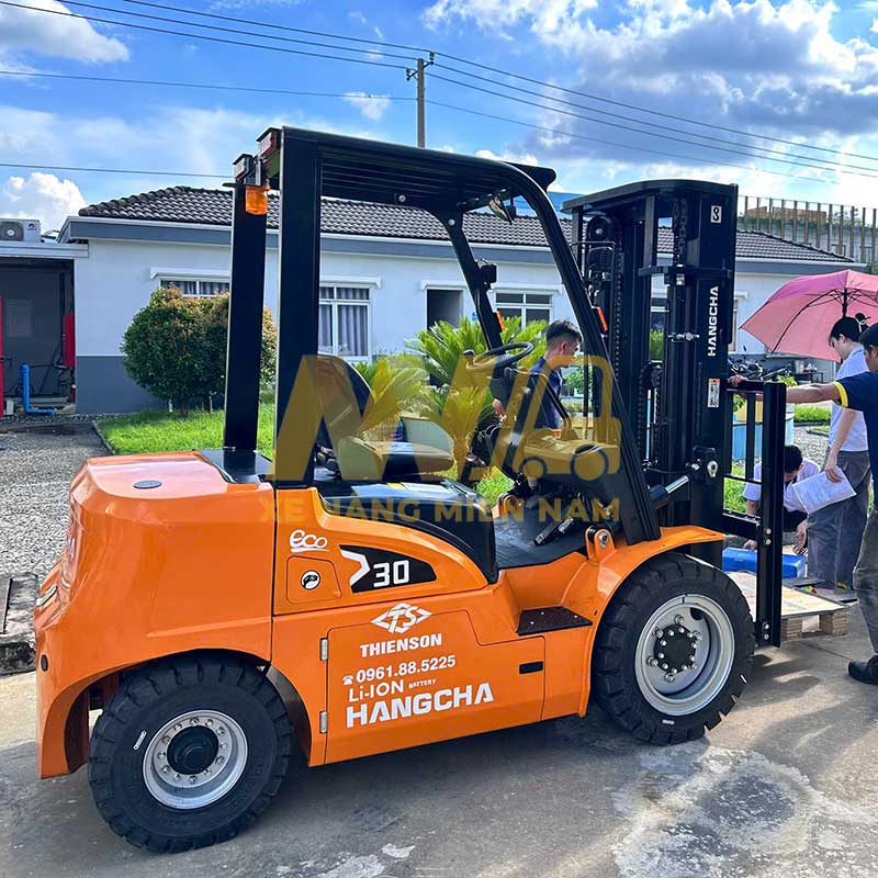 cho-thue-xe-nang-dien