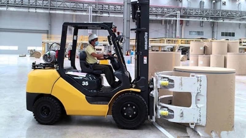 cho-thue-xe-nang-kep-giay