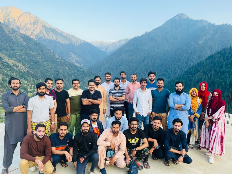 Life at Amrood Labs