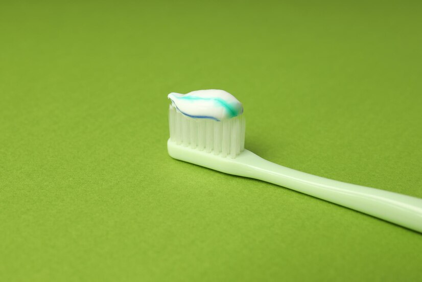 Desensitizing Toothpaste for teeth sensitivity pain