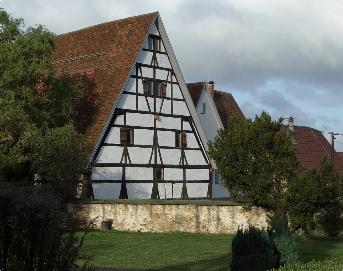 Historisches Fachwerkgebäude als Beispiel für Denkmalschutz und Bauplanung