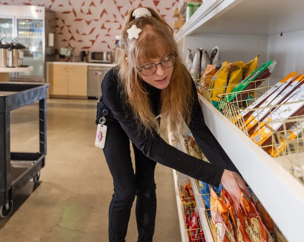 How to stock an office kitchen with healthy snacks your team will love