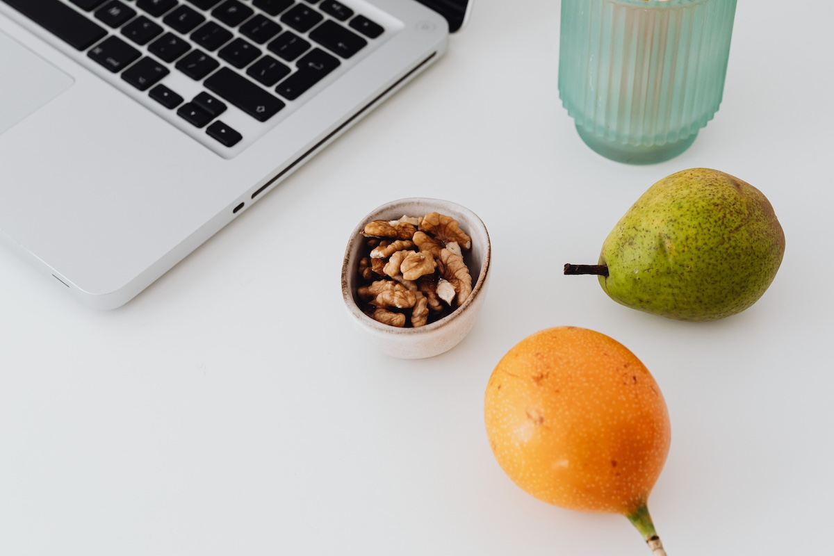 The Comprehensive Guide to Healthy Snacks at Work
