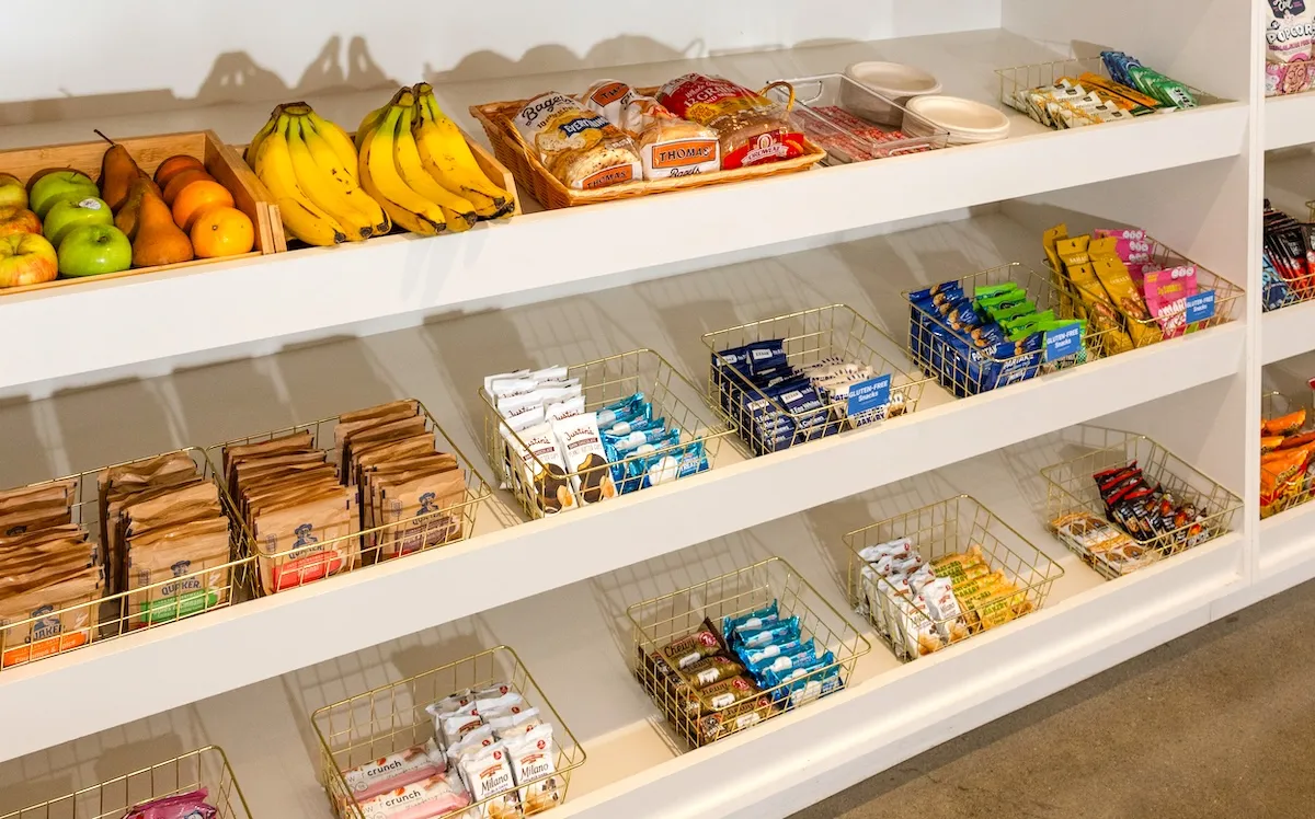 42 Low-Fat Office Snacks for Your Pantry