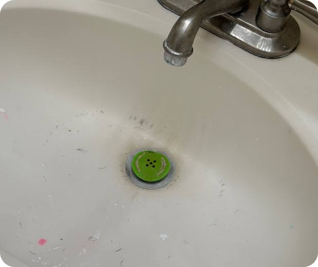 Сleaning the bathroom