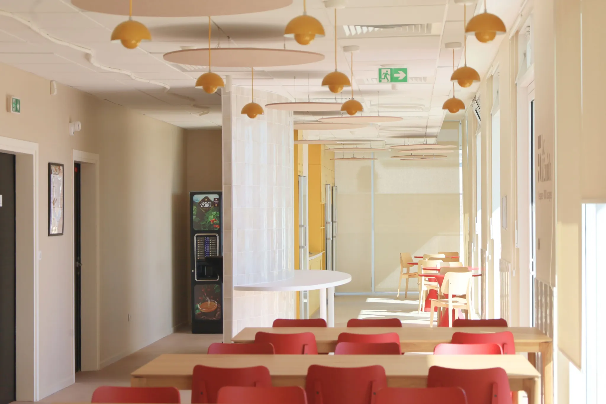 Aménagement de bureaux par Brokkr, entreprise de rénovation TCE