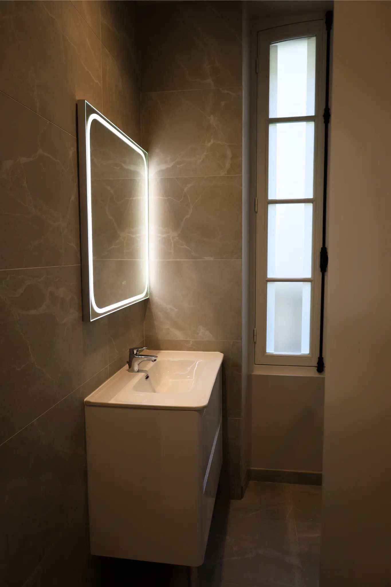 Rénovation d'une salle de bain pour un investissement locatif dans un appartement à Pontoise (95).