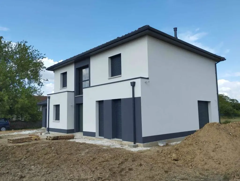 Pose isolation thermique par l'extérieur sur une maison dans l'Oise, à Compiègne (60).