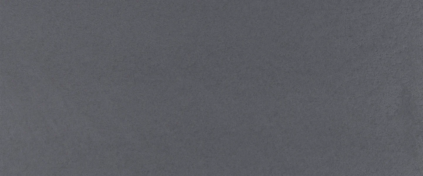 Finition béton ciré AdLucem dans une salle de bain élégante.