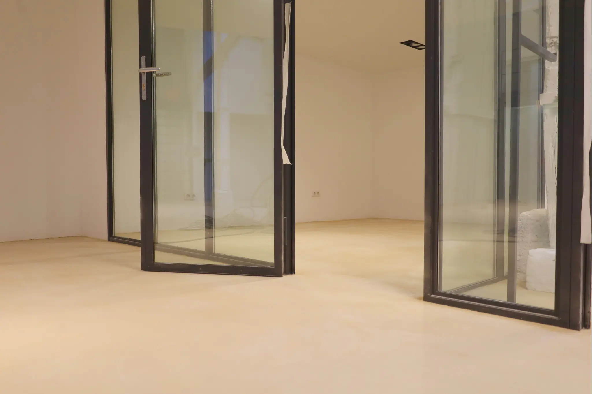 Brokkr, entreprise de pose de béton ciré à Paris. 