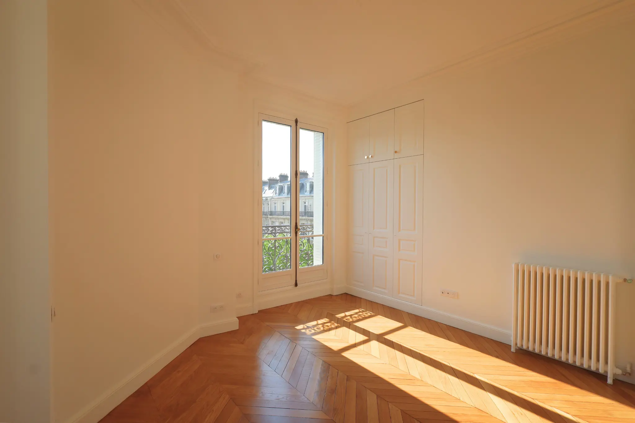 Rénovation d'appartement à Paris par Brokkr, entreprise générale de bâtiment. 