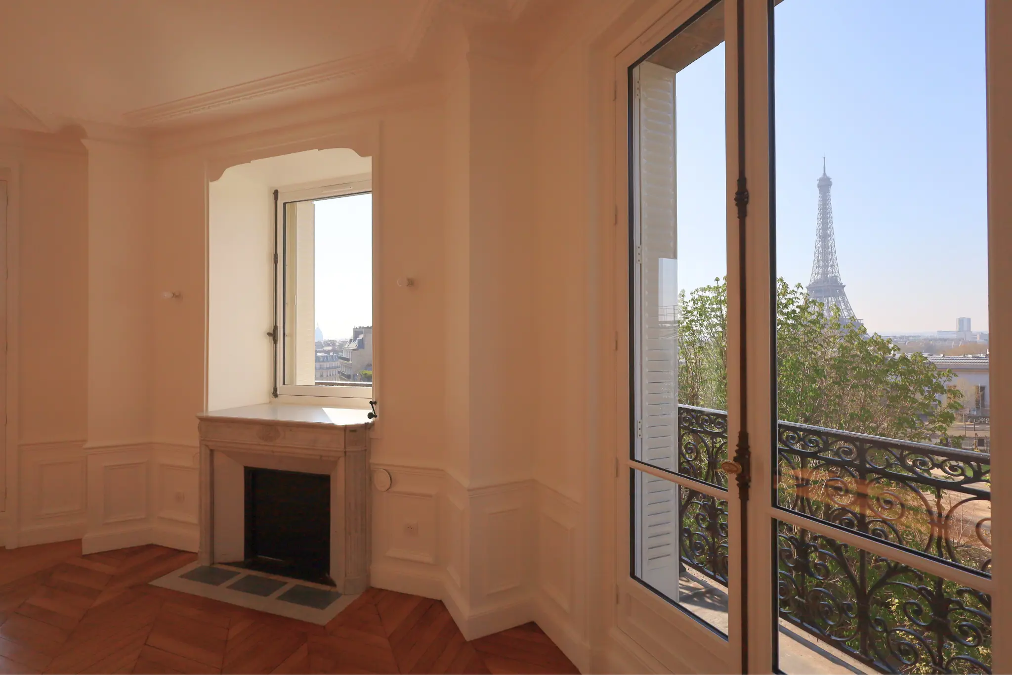 Peinture d'un appartement à Paris. 