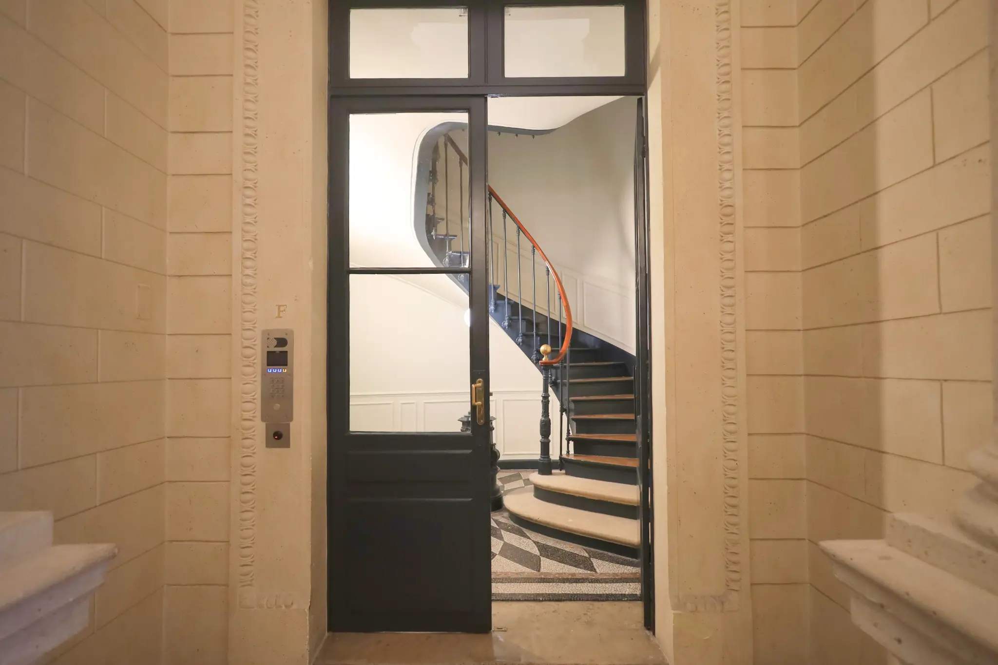 Droit à des aides pour la rénovation d'un appartement à Paris. 