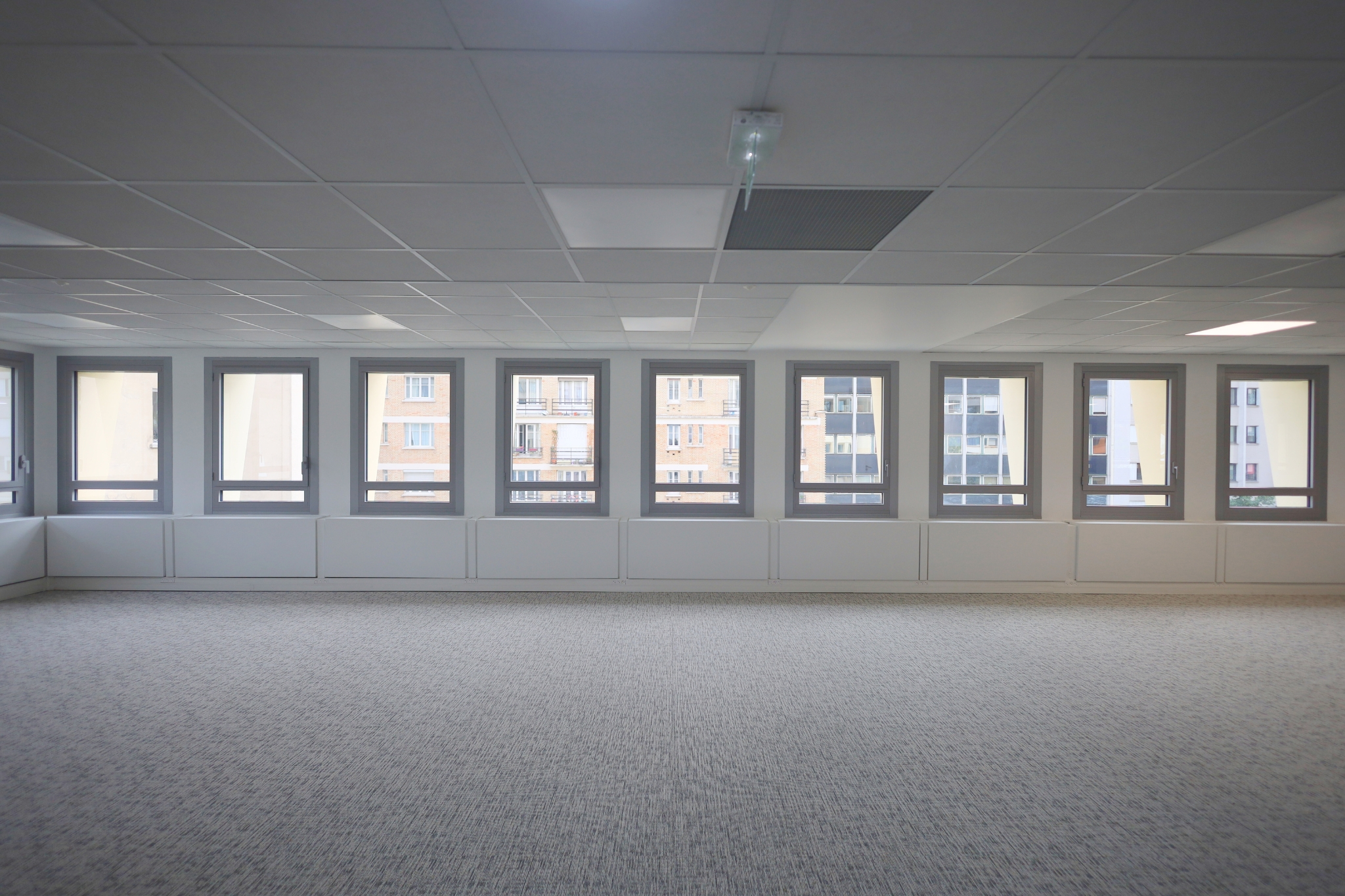 Travaux d’électricité, peinture et aménagement de bureaux à Paris