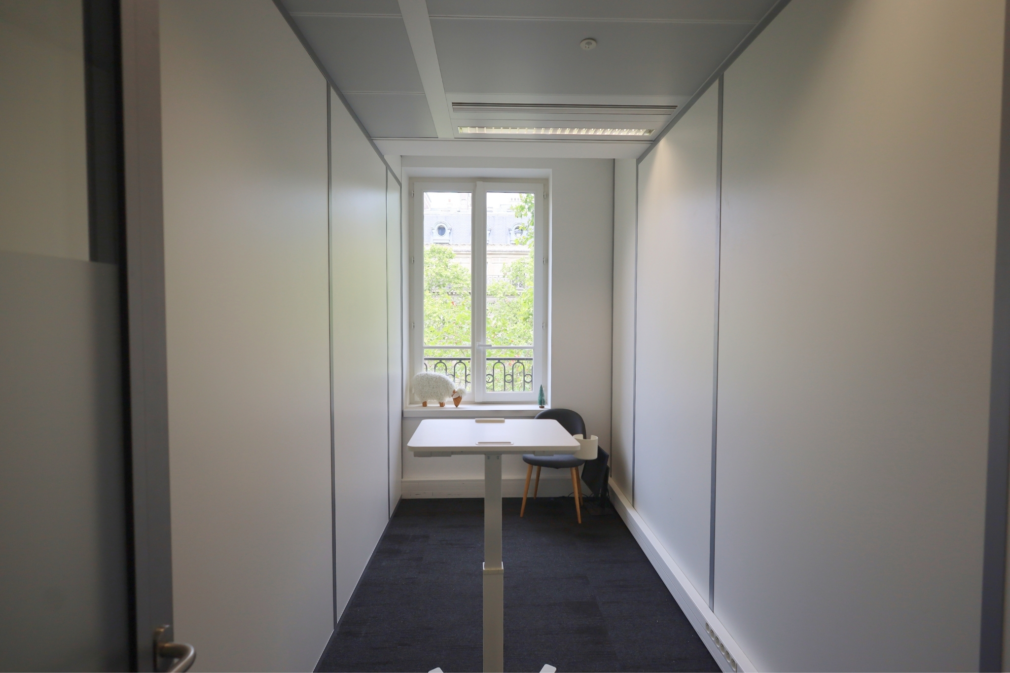 Chantier d’aménagement intérieur de bureaux réalisé par Brokkr boulevard Haussmann