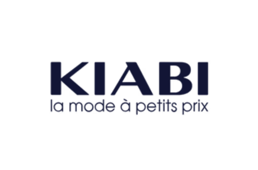 Logo KIABI avec le slogan la mode à petits prix.