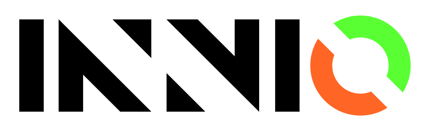 Logo mit dem Text INNIO und einem halbkreisförmigen Symbol in Orange und Grün.