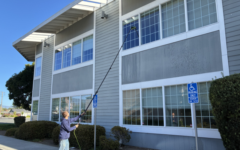 commercial solar panel cleaning