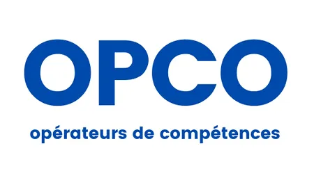 Logo OPCO avec texte « opérateurs de compétences » en bleu.