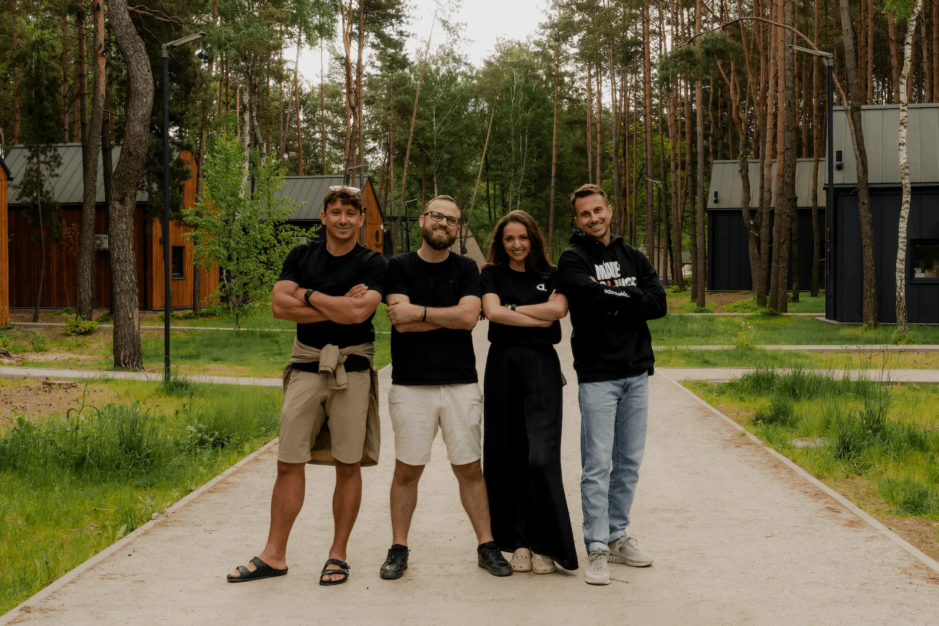 Zespół adcookie podczas wyjazdu integracyjnego w lesie
