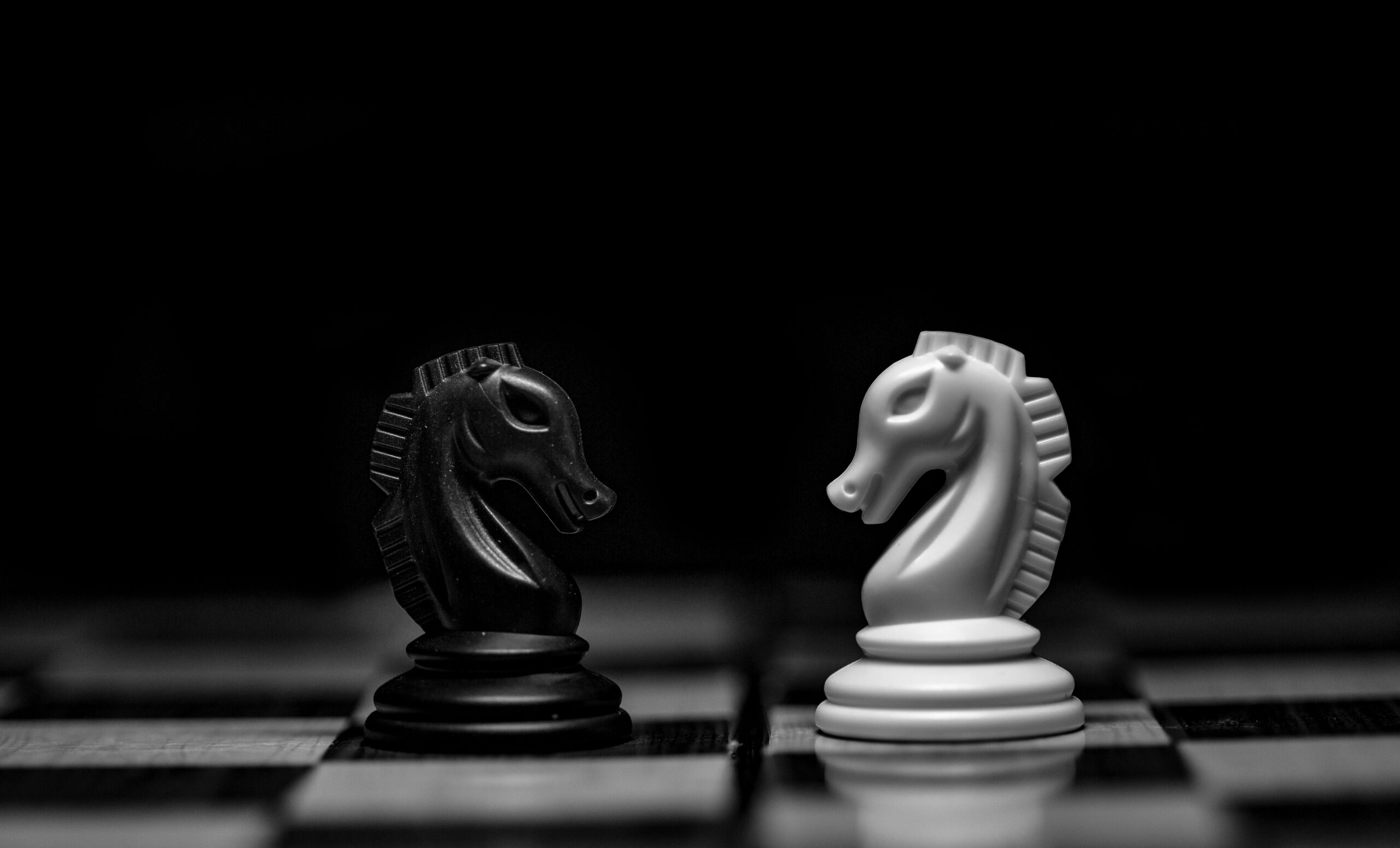 Illustration : Entreprise Individuelle VS Société par Actions : qui gagnera ?