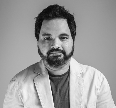 Ravi Palwe - UX Designer - Portrait with men in jacket