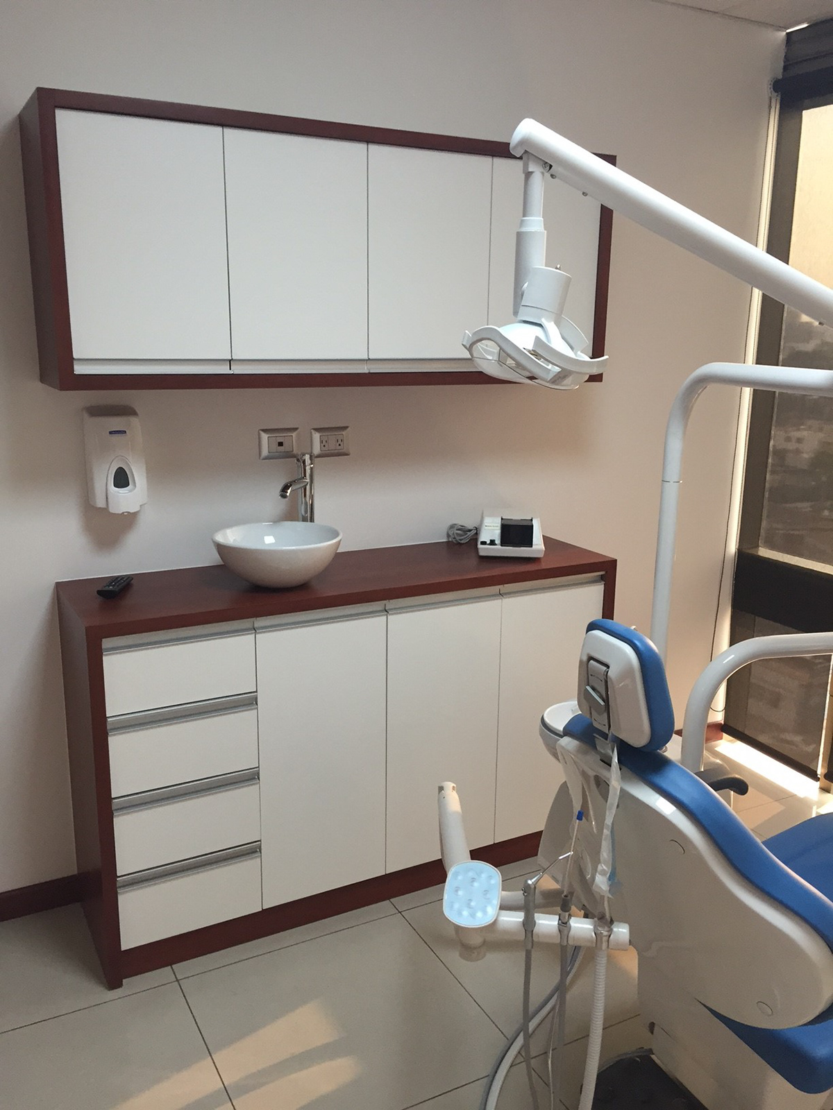 Consultorio médico moderno en Edificio Sixtino II