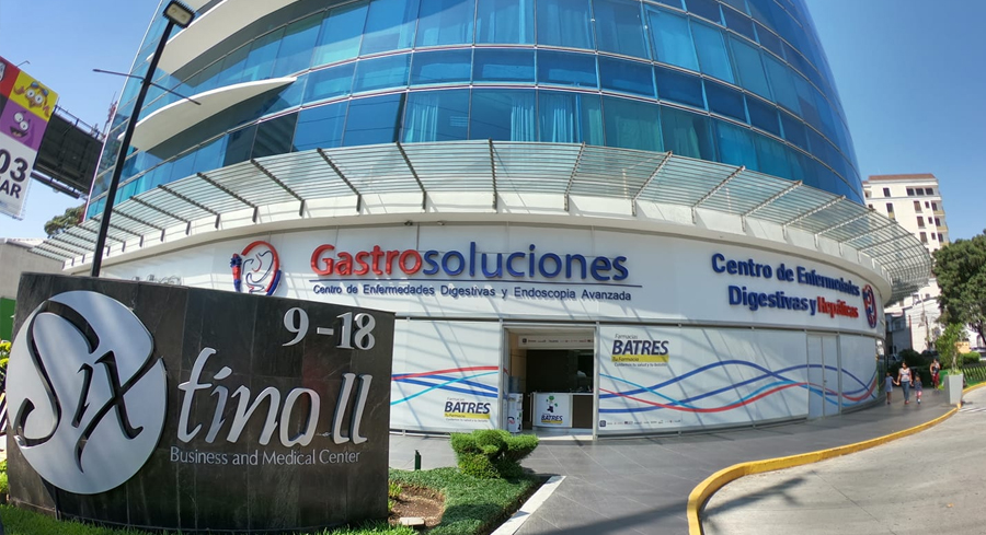 Consultorio médico moderno en Edificio Sixtino II