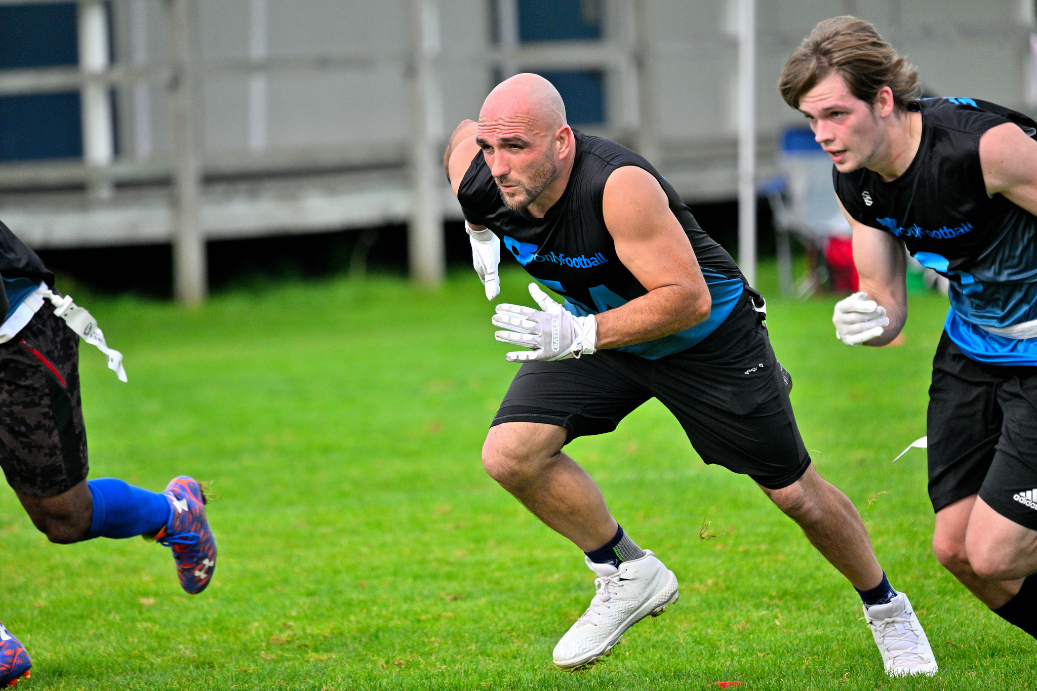 rusher running for flag