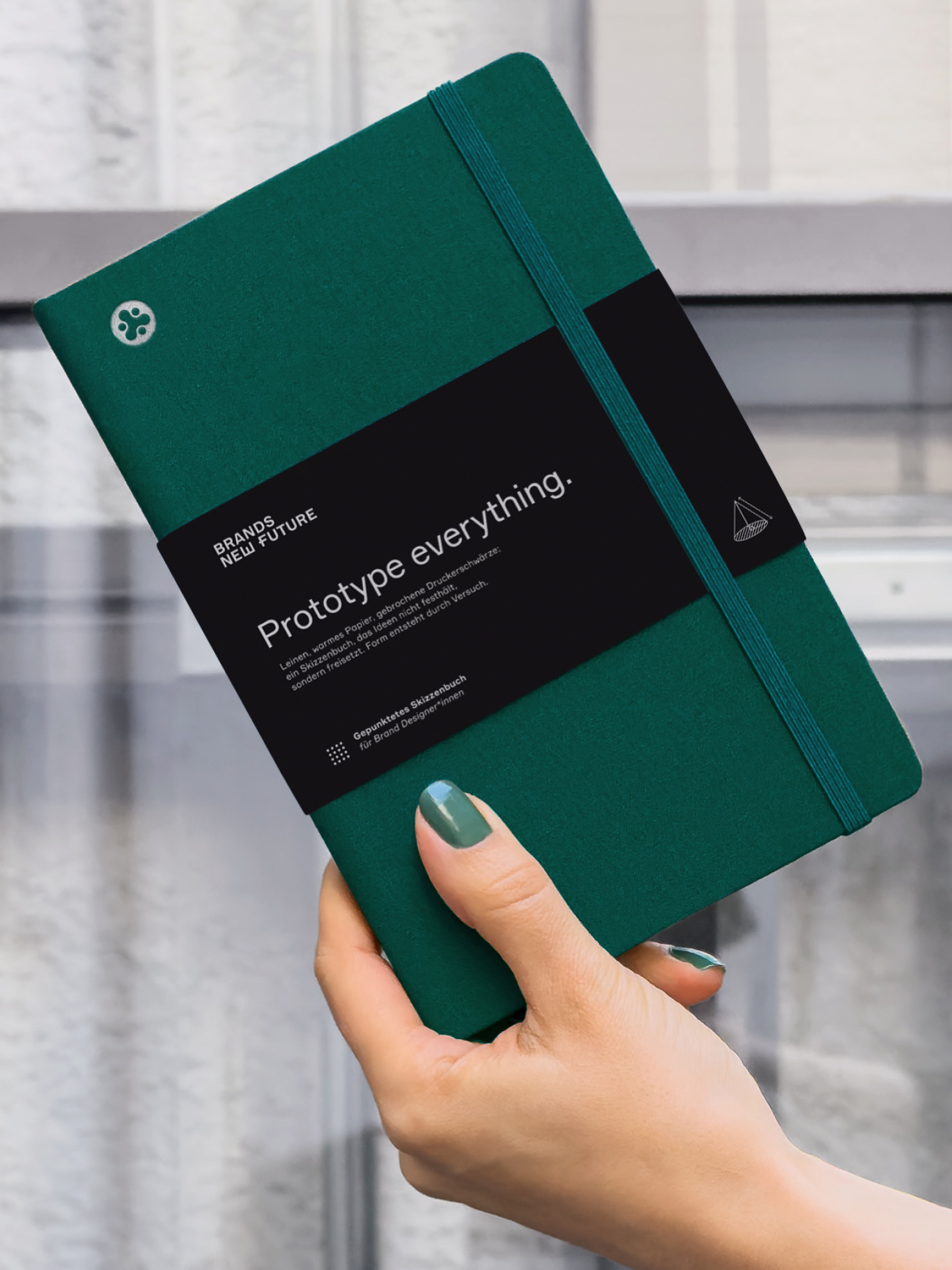 Skizzenbuch mit Prototyping und Entwurfsprozessen als Teil des strategischen Brand-Design-Workflows von Brands New Future.