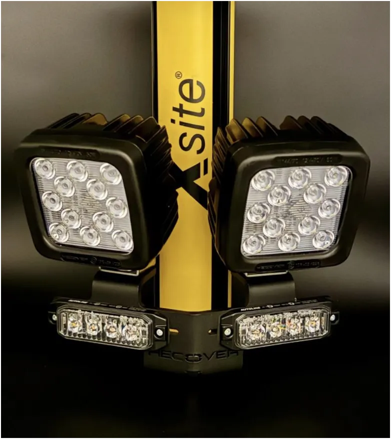 Kaksi neliönmuotoista ja kaksi suorakaiteenmuotoista LED-työvaloa keltaisella ja mustalla HEcover-valotelineellä.