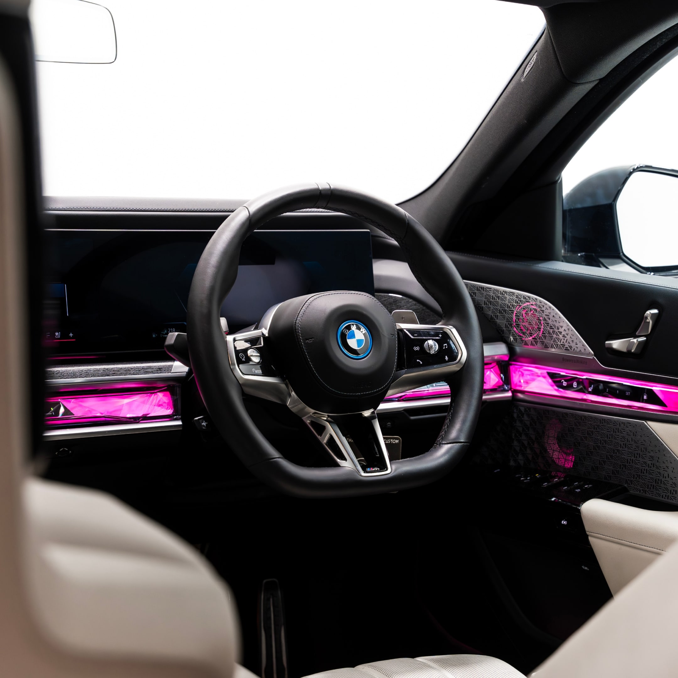 Luxury BMW 7 Series Chauffeur for Weddings, Anniversaries & Special Occasions