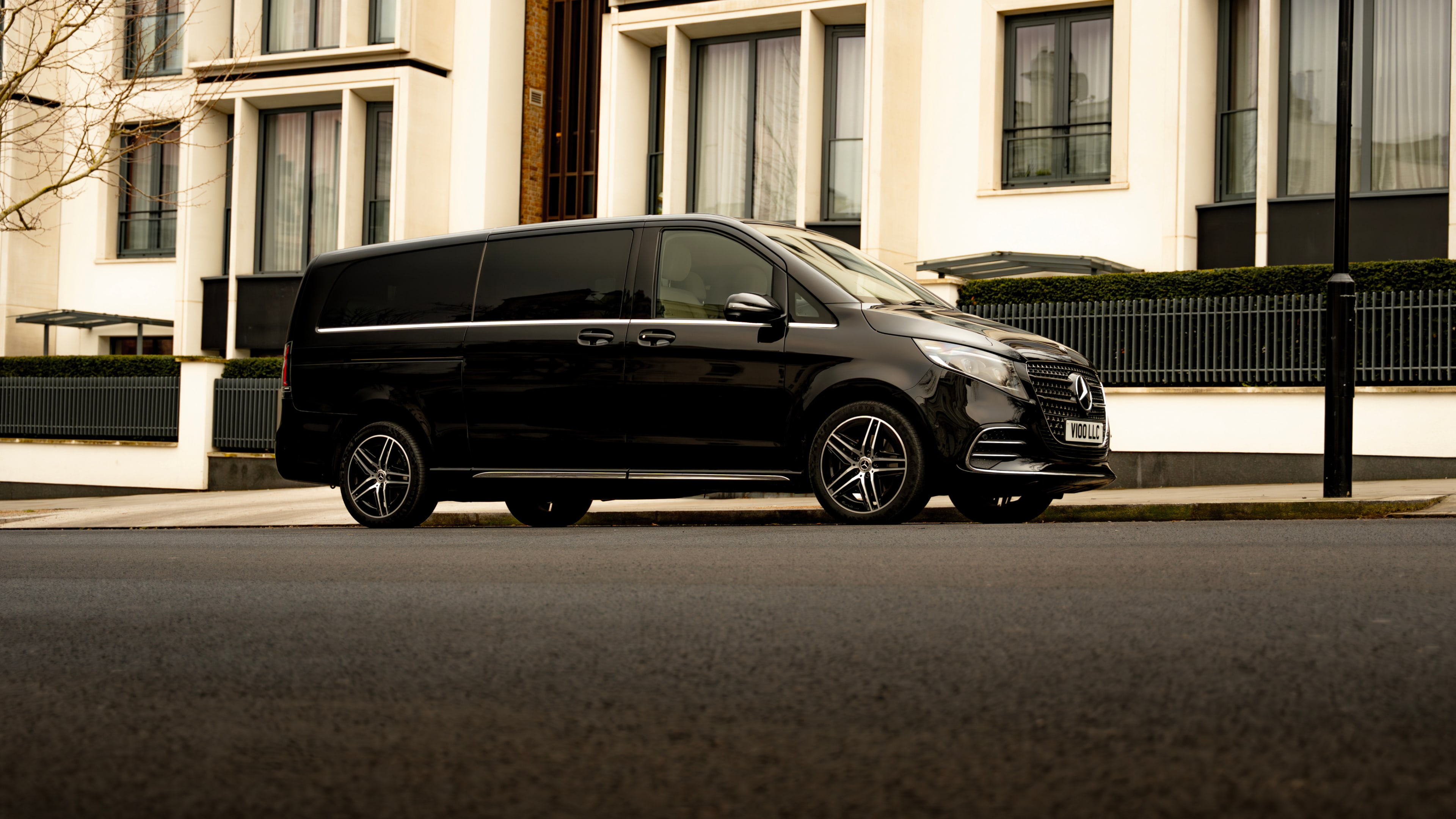 Luxury Mercedes V Class Chauffeur for Royal Ascot, Wimbledon & Stadium Events