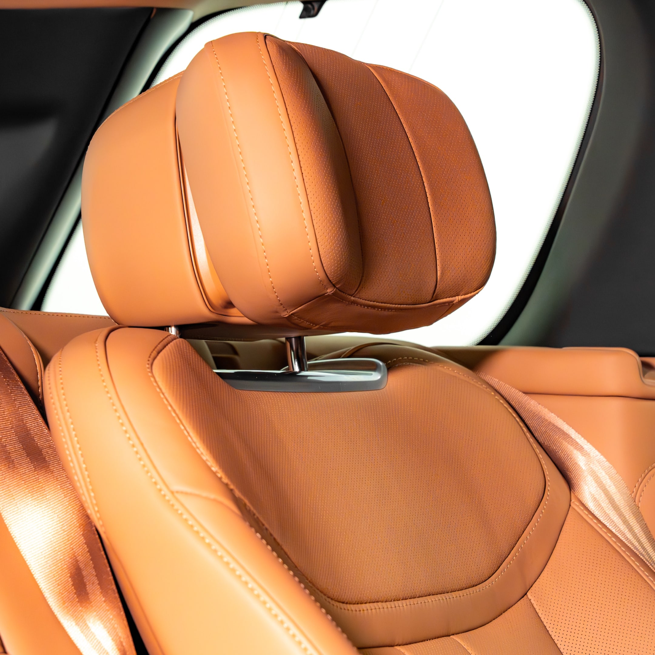 Exclusive Range Rover Chauffeur Hire for Private London & Countryside Tours