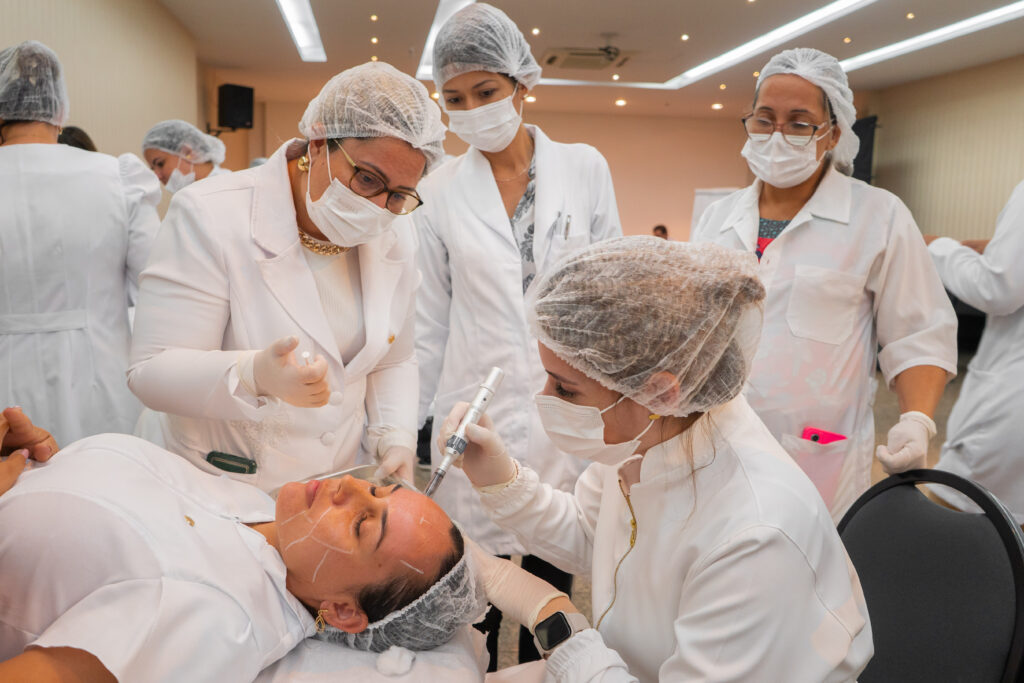 Microagulhamento: oportunidades e limitações para biomédicos estetas