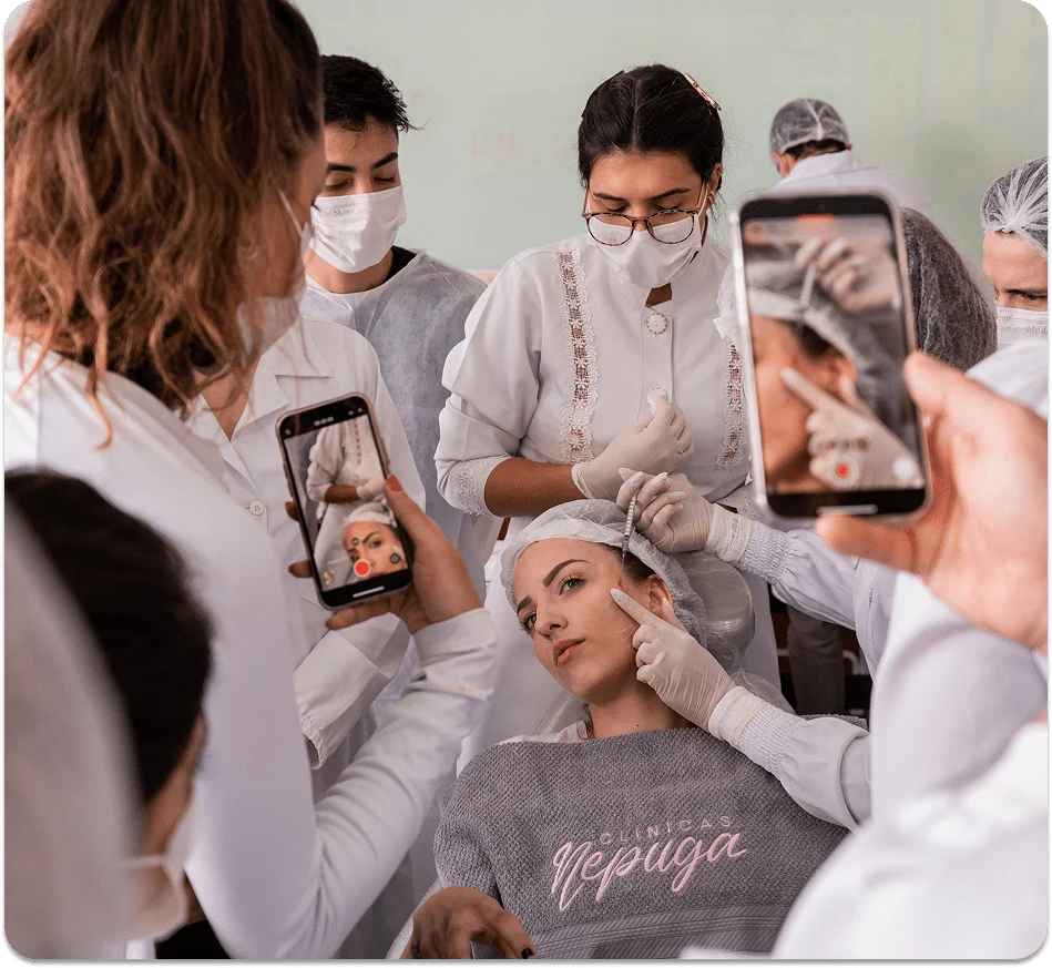 Fortalecer sua autoridade digital no Instagram exige criar conteúdo autêntico, educativo e acolhedor que gere valor sem promover atendimentos de forma direta. Isso pode ser feito compartilhando conhecimento com linguagem acessível, mostrando os bastidores do atendimento, respondendo dúvidas reais dos seguidores e criando séries temáticas semanais.