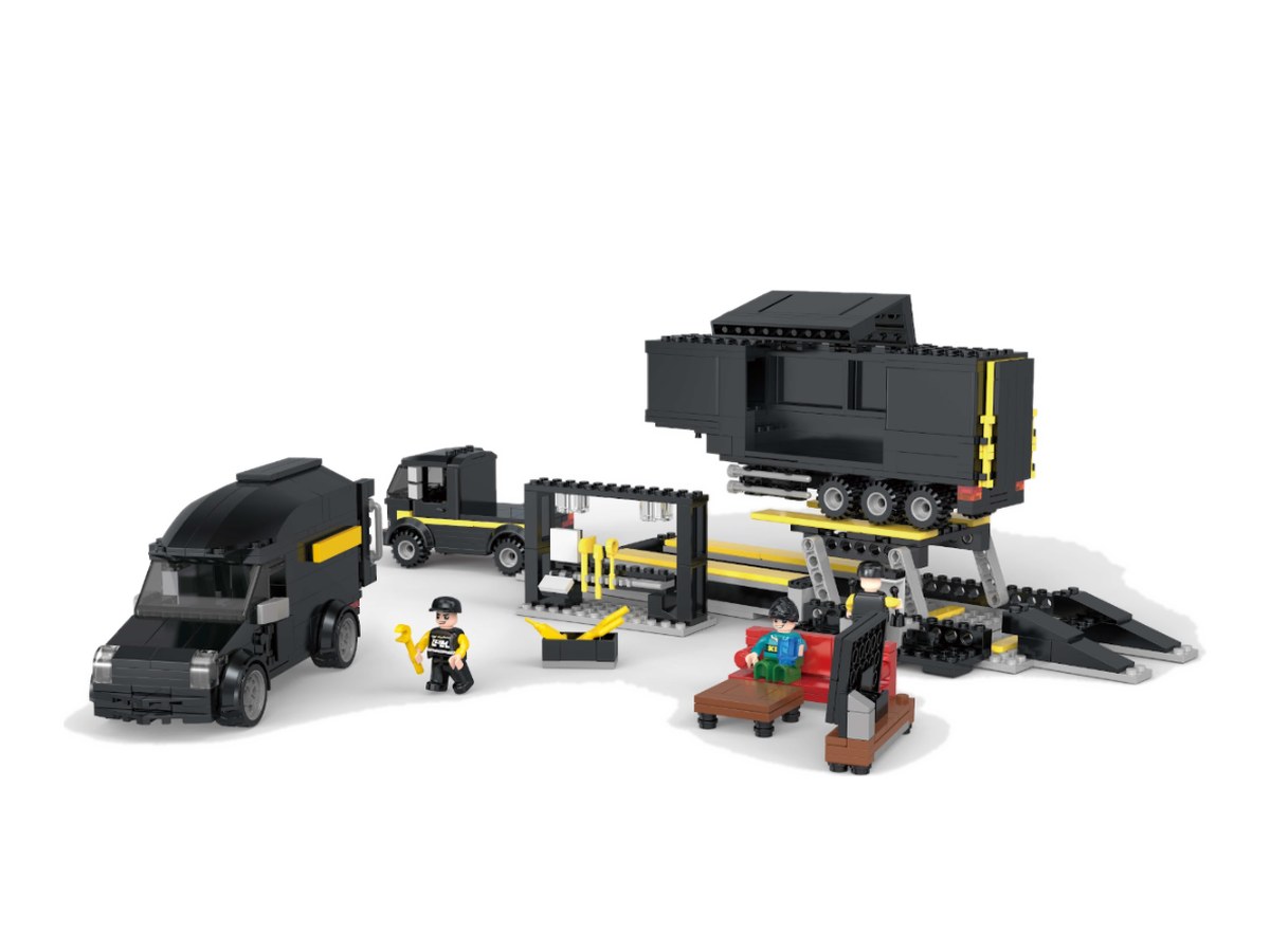 Brick set design: trailer service