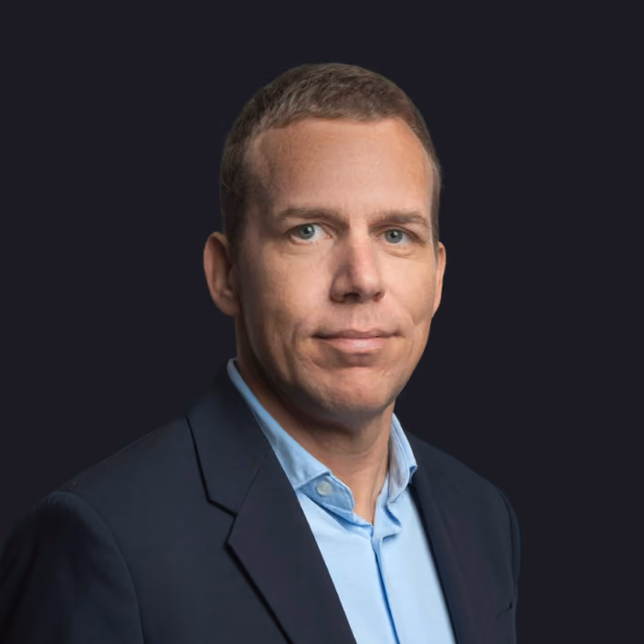 Zsolt Pótor (International Sales & Marketing Director) 
