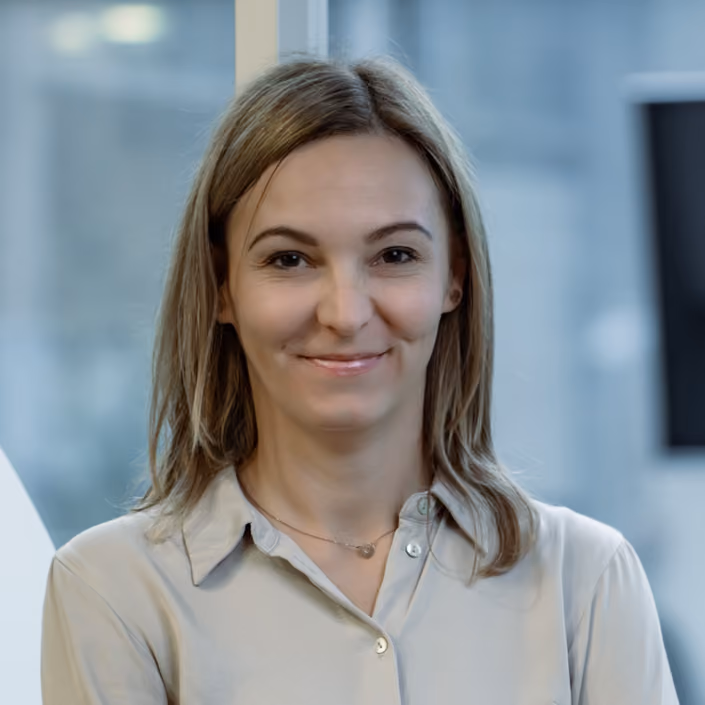 Bettina Zsemberi (HR)