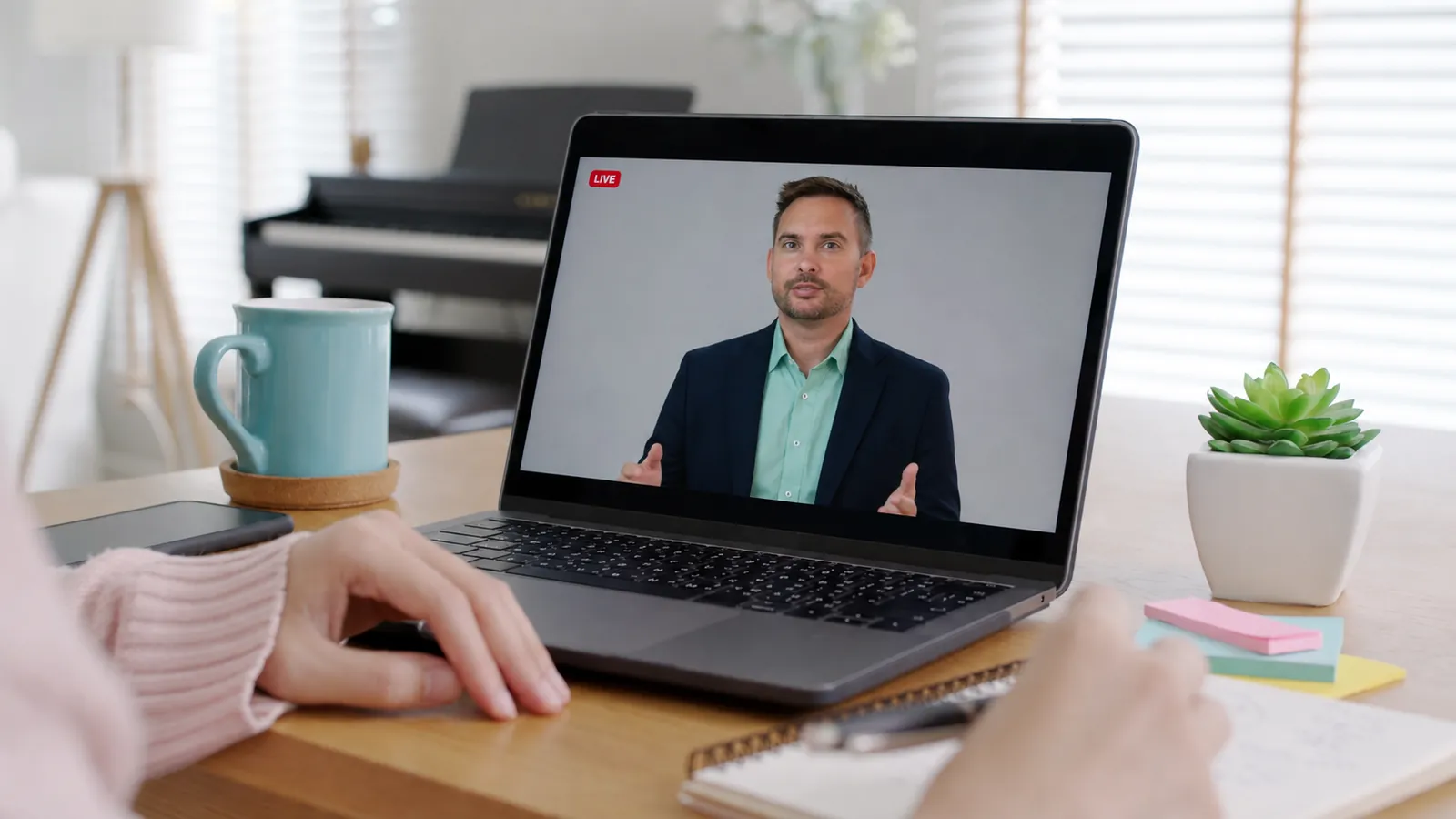 IT support az AI korában webinár: élő online előadás egy laptop képernyőjén