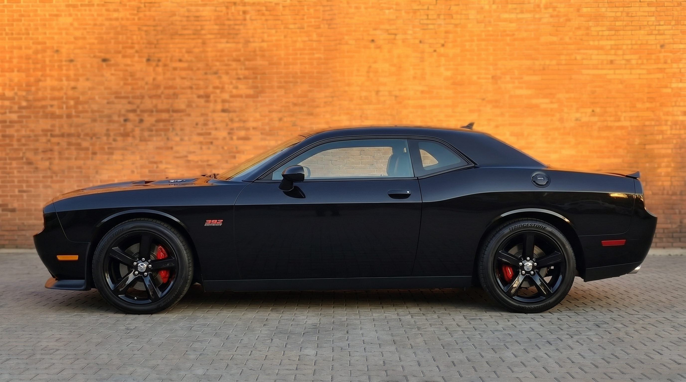 Dodge Challenger SRT8 6.1 V8 2009 glanzend zwart