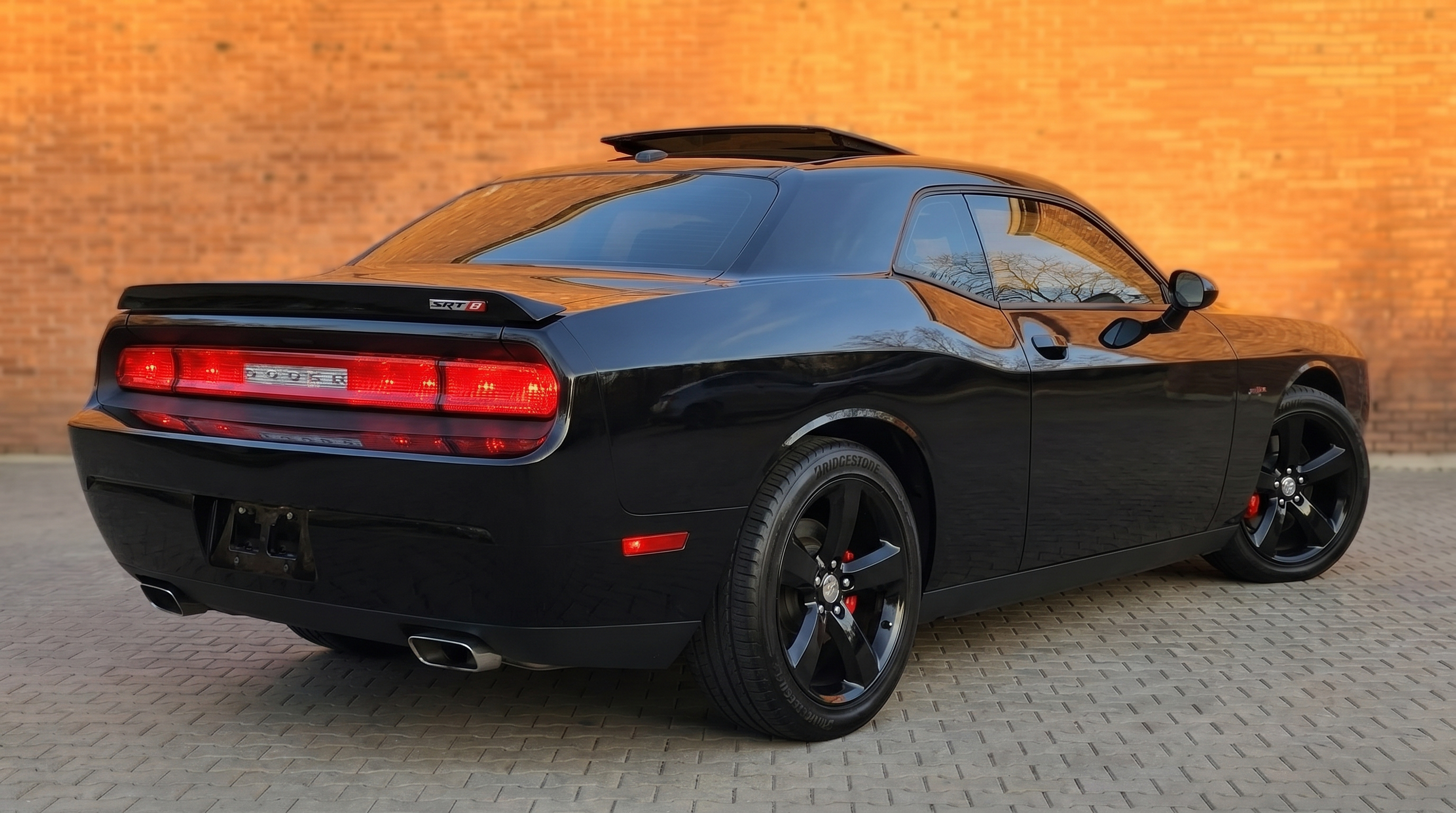 Dodge Challenger SRT8 6.1 V8 2009 glanzend zwart