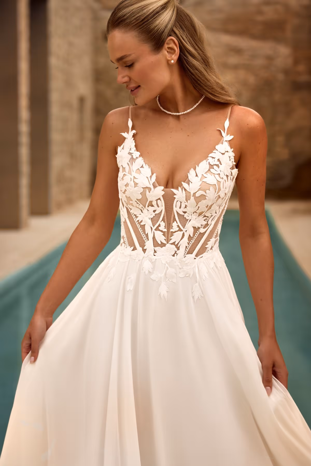 Brautkleid-Detail als Beleg für persönliche Beratung nahe Bühl
