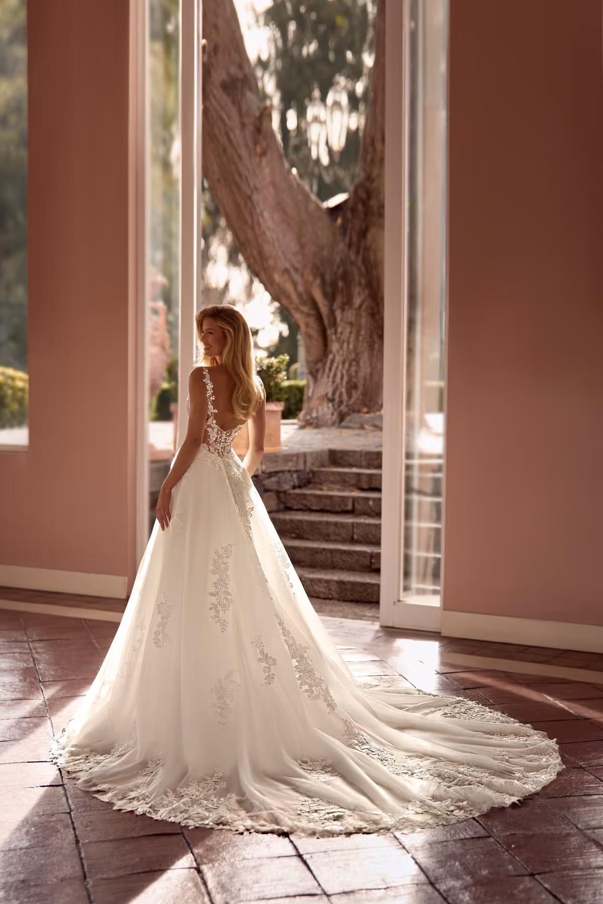 Brautkleid NANAMI als Abschlussmotiv für Rastatt
