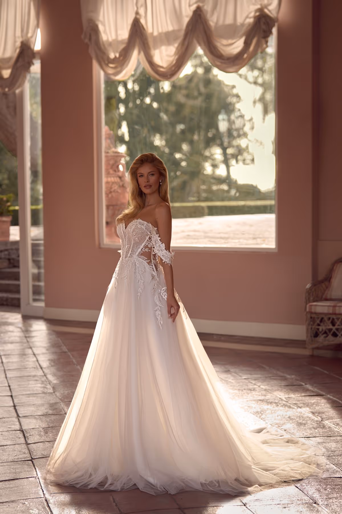 Braut im Hochzeitskleid bei Elana — private Anprobe nahe Karlsruhe