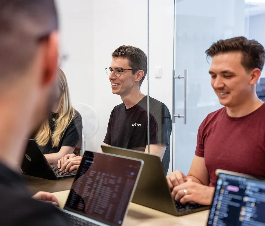 Notum people at the office