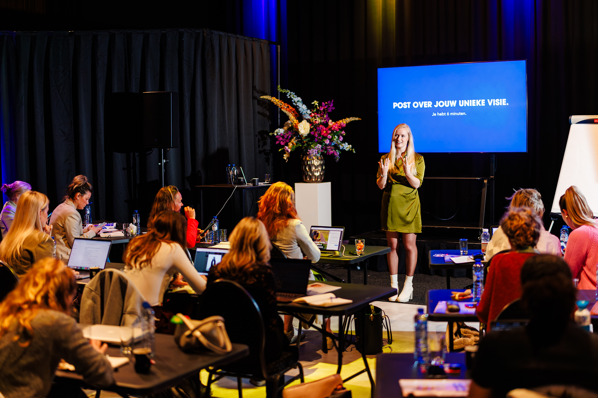 Tessa geeft een live training